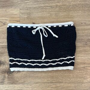 Hollister Navy and White Knit Top